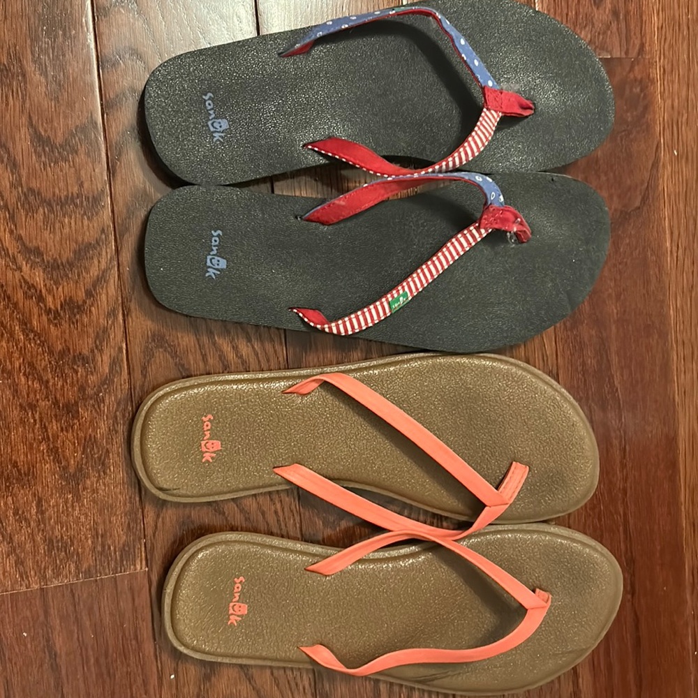 Sanuk flip flops